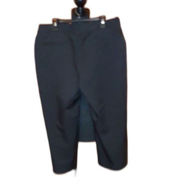 NWT. FILA  black crop pants sz 6 - Picture 3 of 7